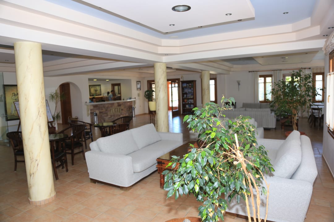 Lobby Plaza Beach Hotel