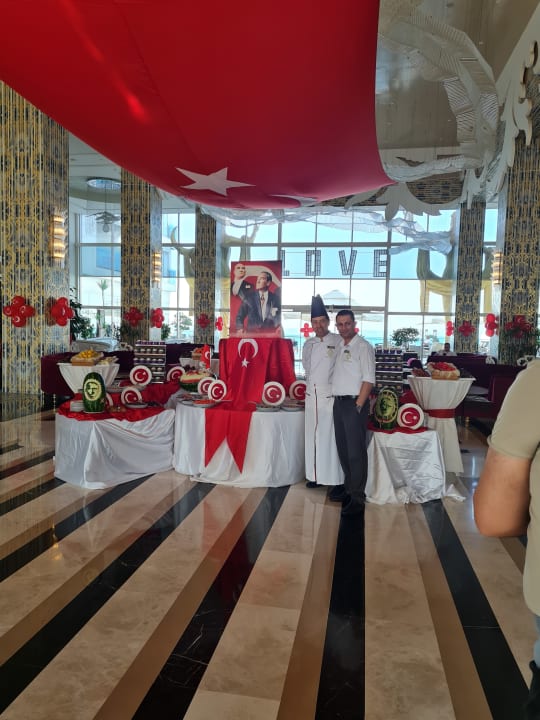 Lobby Azura Deluxe Resort & Spa Hotel