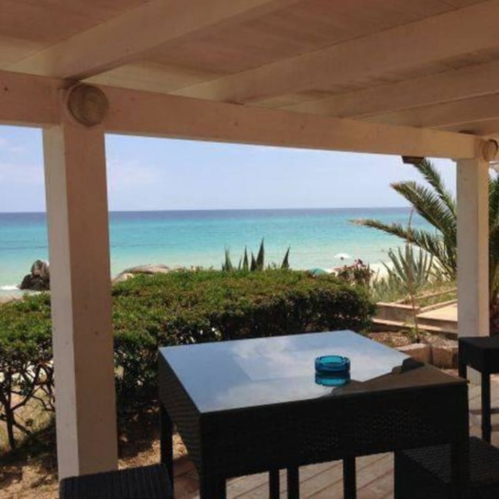 "Strandbar" Hotel Albaruja (Monte Nai) • HolidayCheck (Sardinien | Italien)