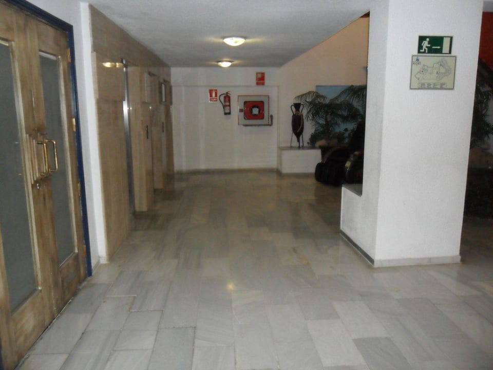 Fahrstühle vor dem Restaurant HOVIMA Santa Maria