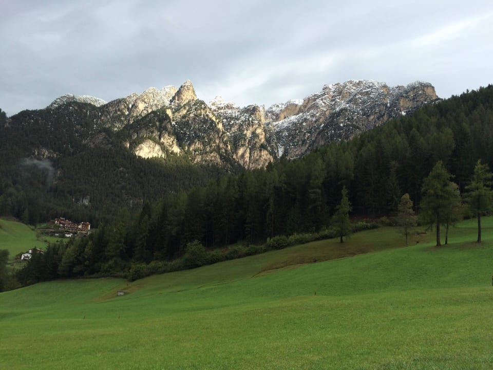 Ausblick von der Westseite Cyprianerhof Dolomit Resort