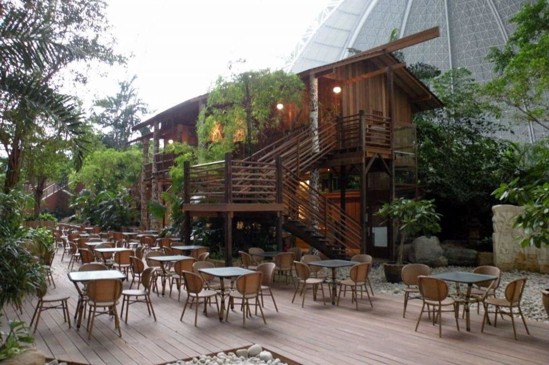 eines der vielen Restaurants/Bars Tropical Islands Resort