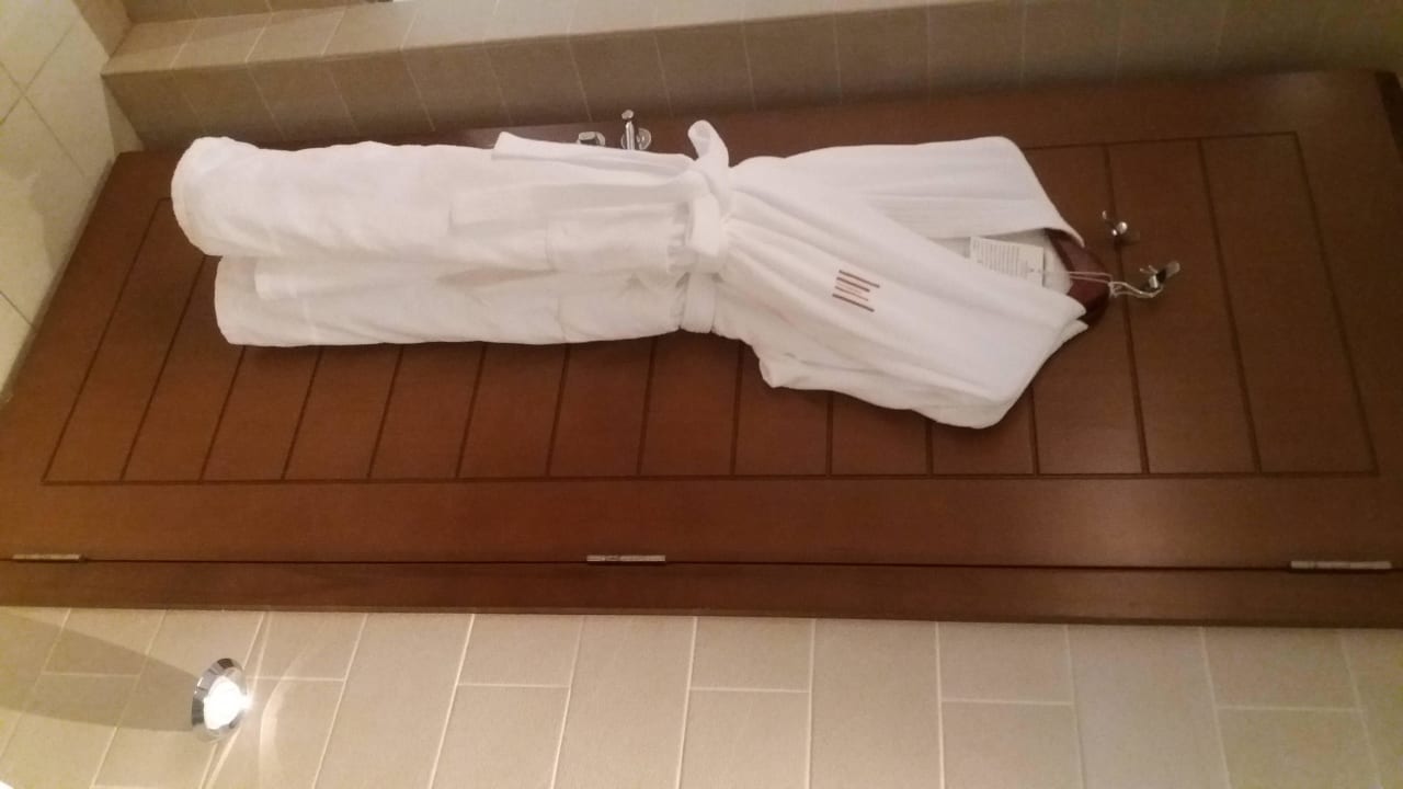 Zimmer Bademäntel Grand Millennium Al Wahda Abu Dhabi