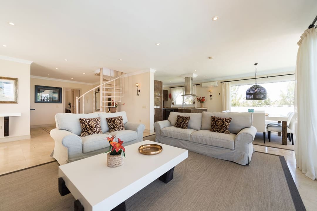 Zimmer Alondra Villas & Suites