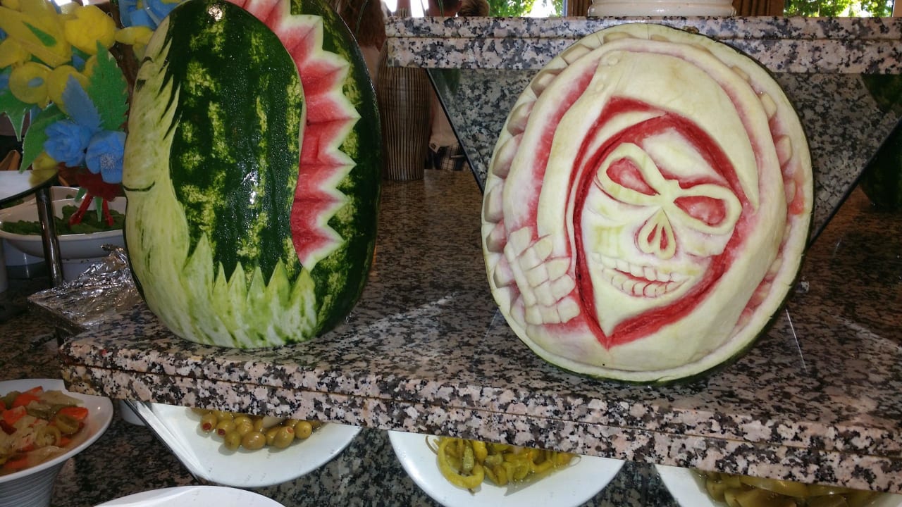 Jeden Abend neue Schnitzereien Trendy Aspendos Beach Hotel