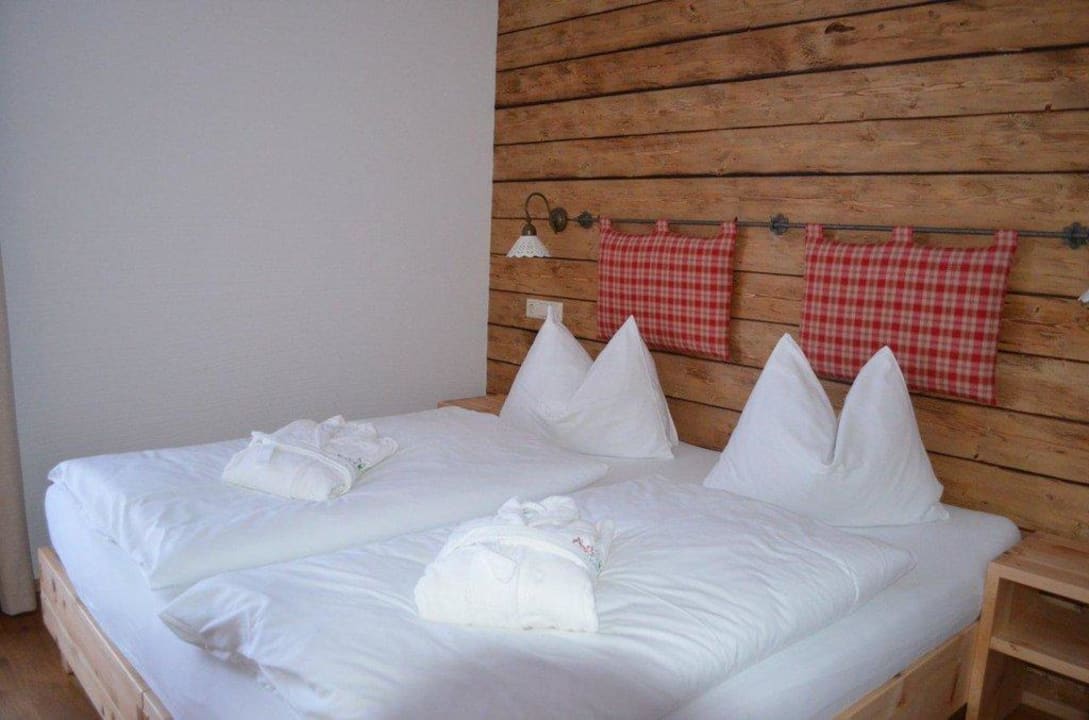 Ein weiteres der 5 Schalfzimmer Feriendorf Holzleb'n