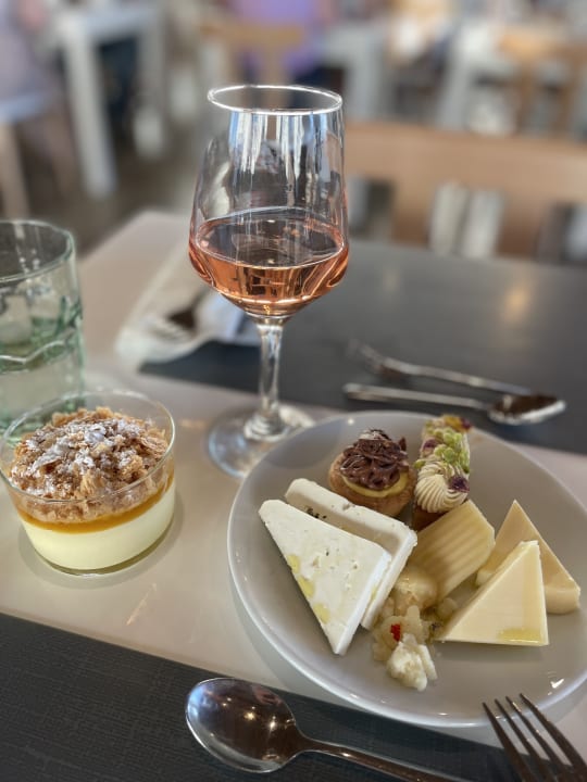 Gastro Paralos Lifestyle Beach