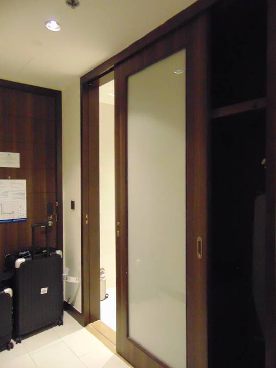 Zimmer Hampton By Hilton Dubai Airport