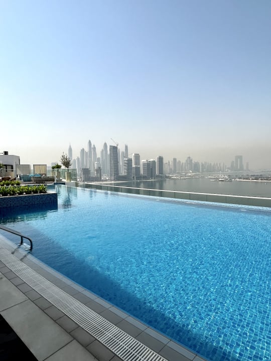 Pool NH Collection Dubai The Palm