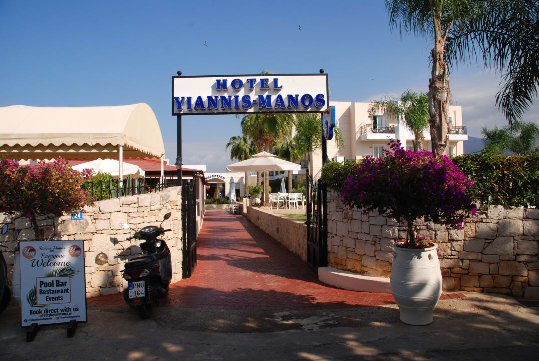 Außenansicht Yiannis Manos Hotel Resort