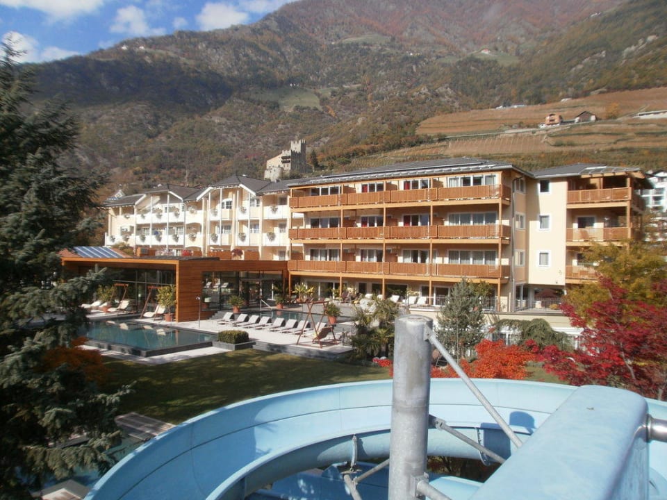 Blick aufs Hotel von der großen Rutsche Feldhof DolceVita Resort