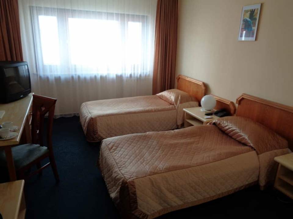 Łożka Sangate Hotel Airport