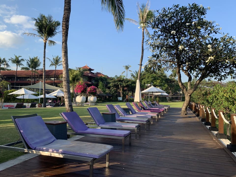 Gartenanlage Holiday Inn Resort Baruna Bali