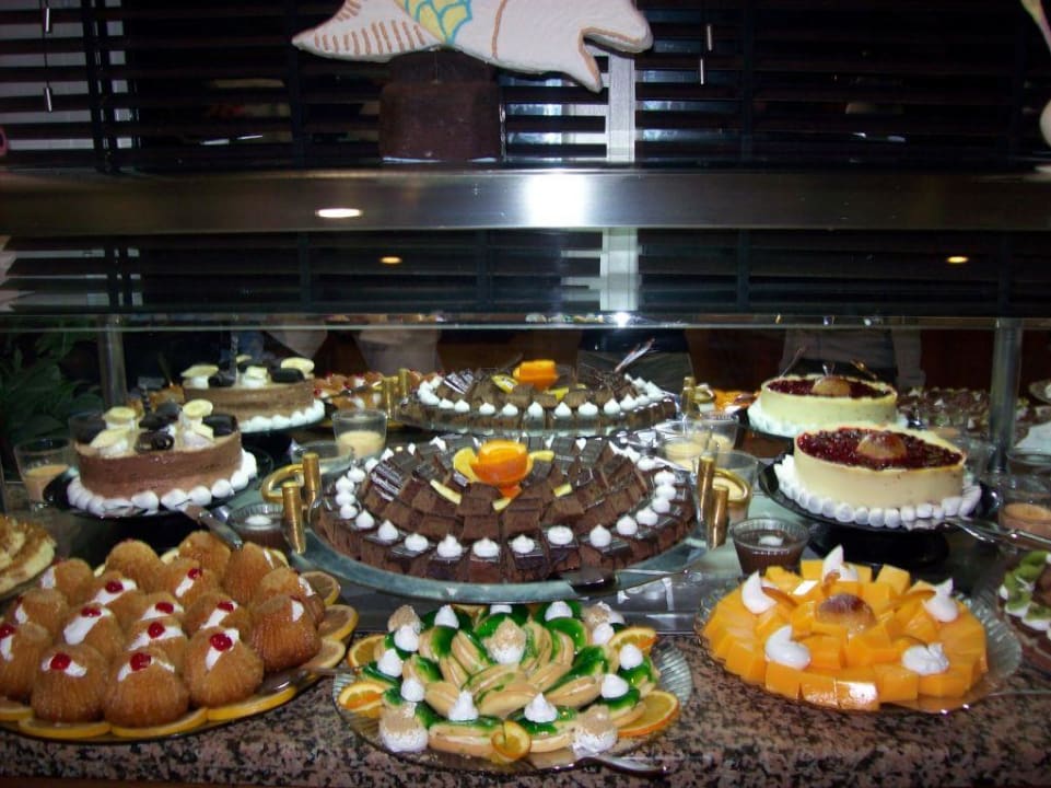 Ein kleiner Teil des Nachtischbuffets Belek Beach Resort Hotel