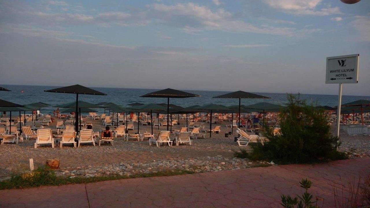 Strandabschnitt des White Lilyum Hotels White Lilyum
