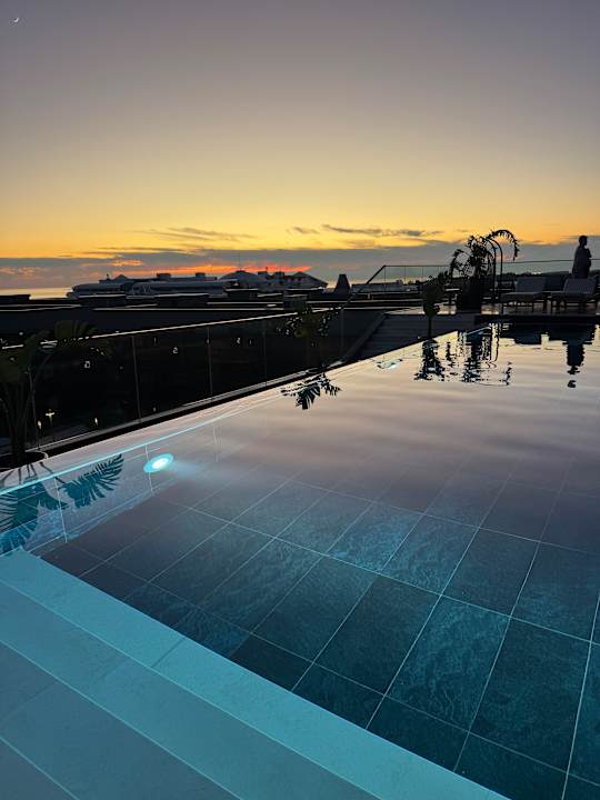 Pool Jacaranda Luxury Resort