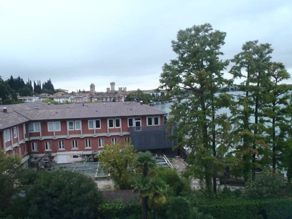Direkte Sicht ab Balkon richtung Altstadt Hotel Continental Sirmione