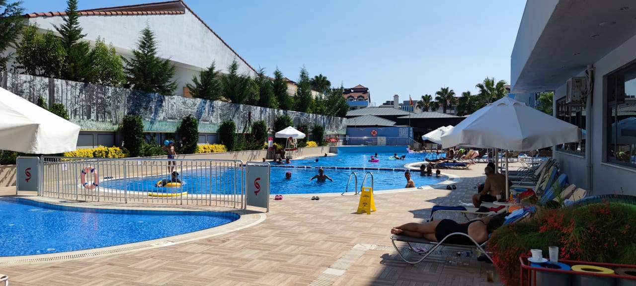 Pool Grand Seker Hotel