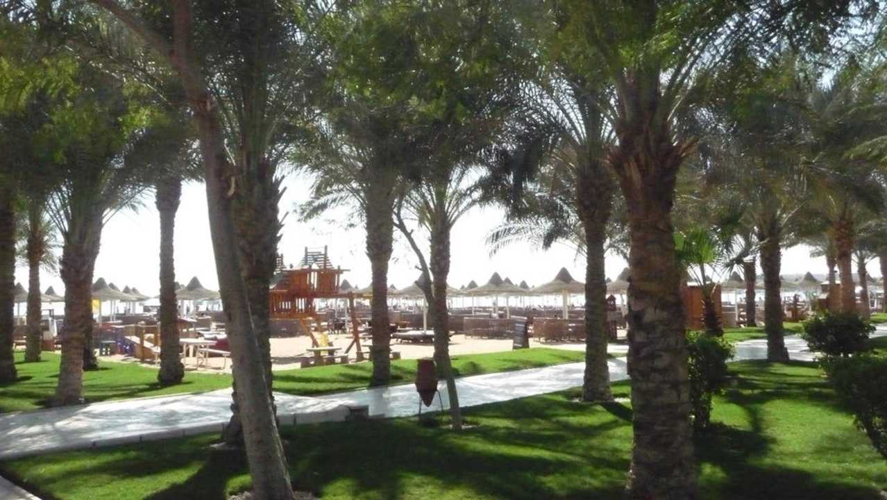 Wunderschön angelegter Garten Siva Grand Beach