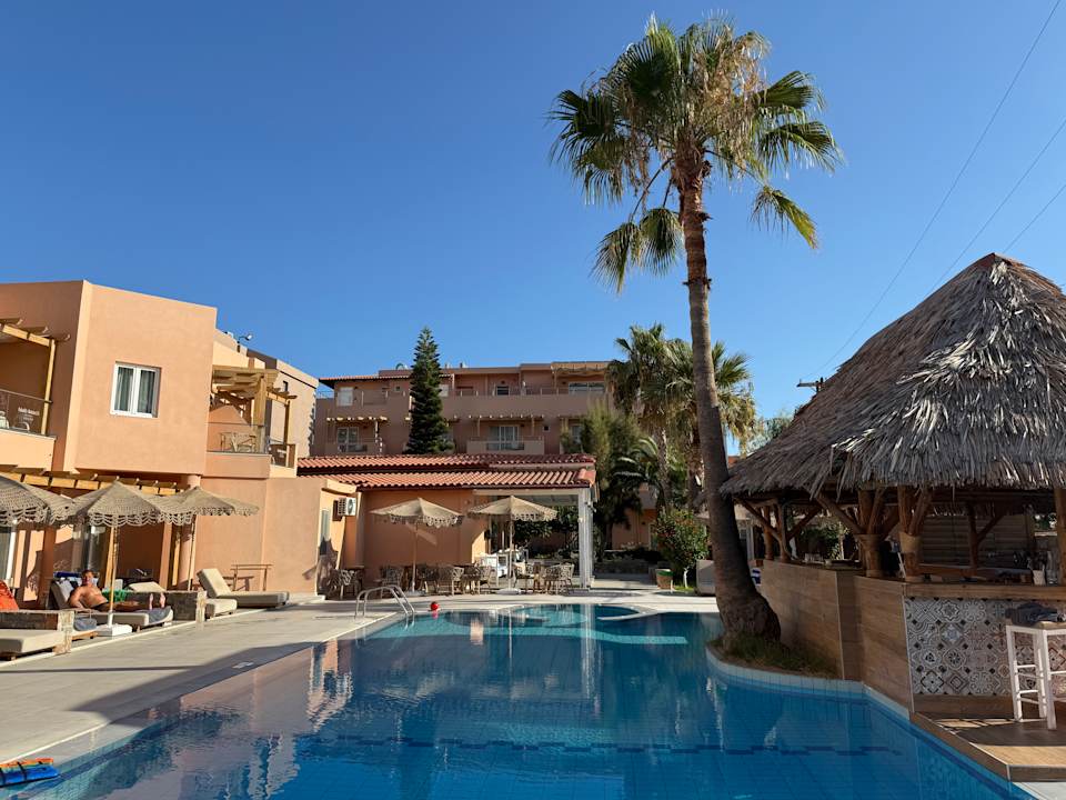 Pool High Beach Resort