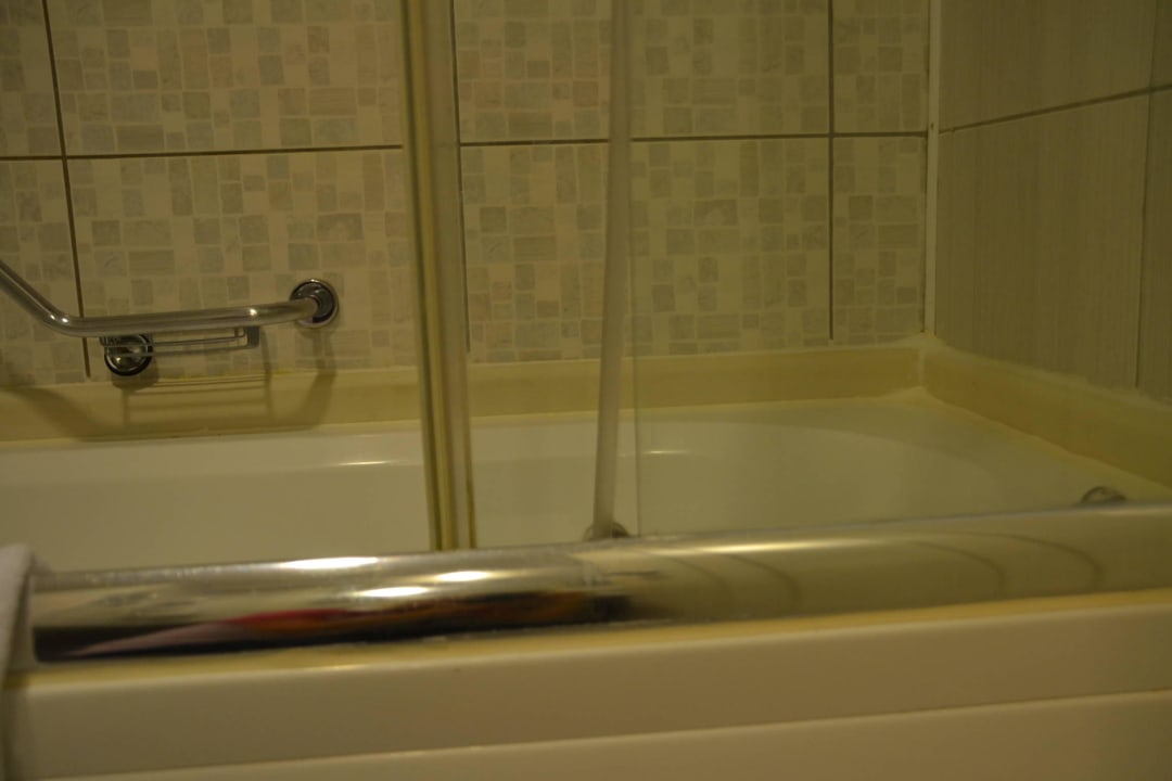 Bad in einem "modernen Komforthotel" Alba Queen Hotel