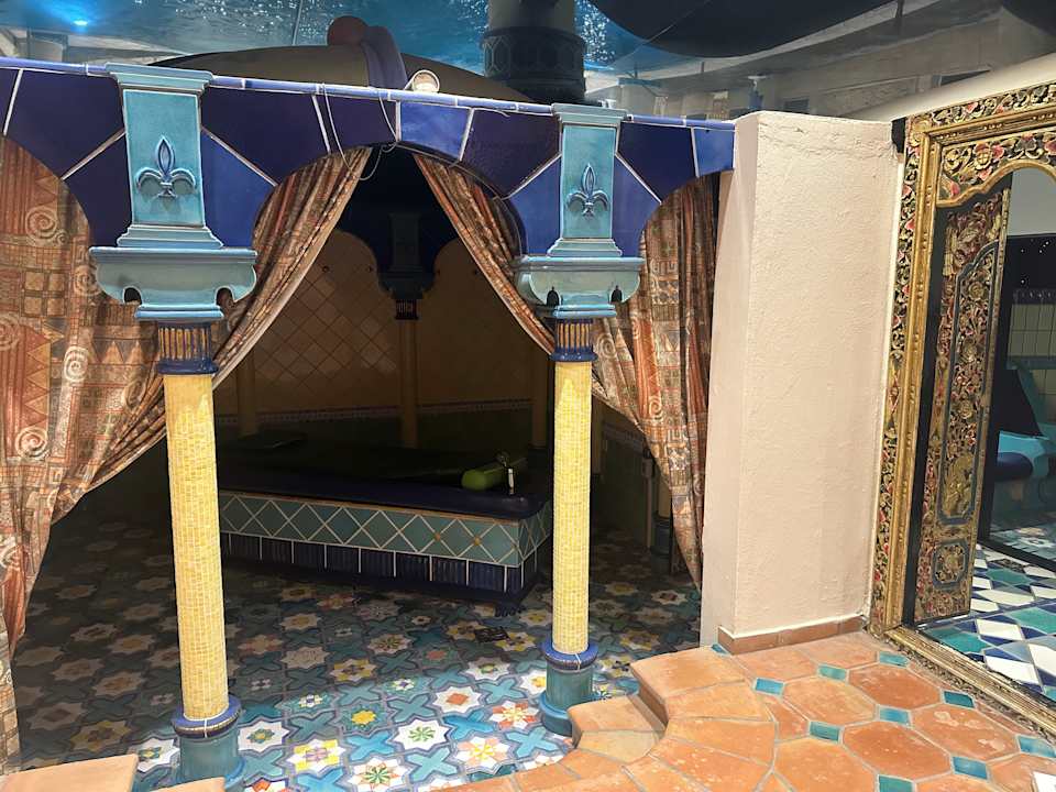 Pool Bull Eugenia Victoria & Spa