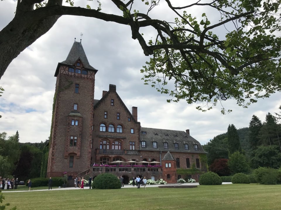 Außenansicht Schloss Saareck Gästehaus