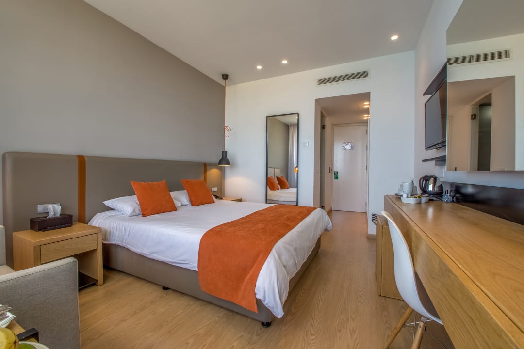 Zimmer Crystal Springs Beach Hotel