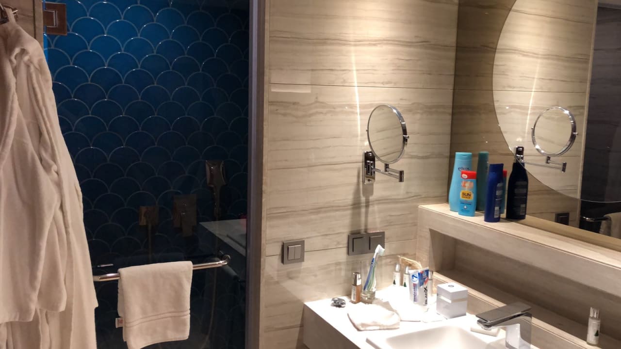 Zimmer Acanthus Cennet Barut Collection