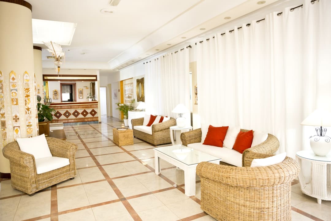 Lobby Hotel Kalura