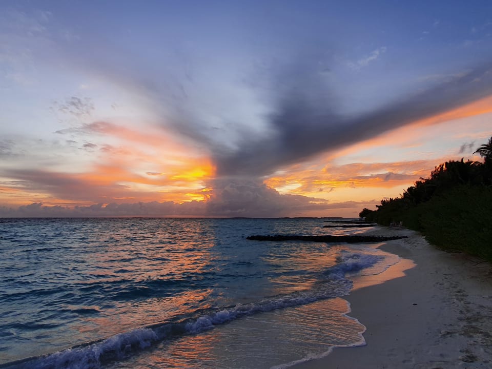 Strand Embudu Village