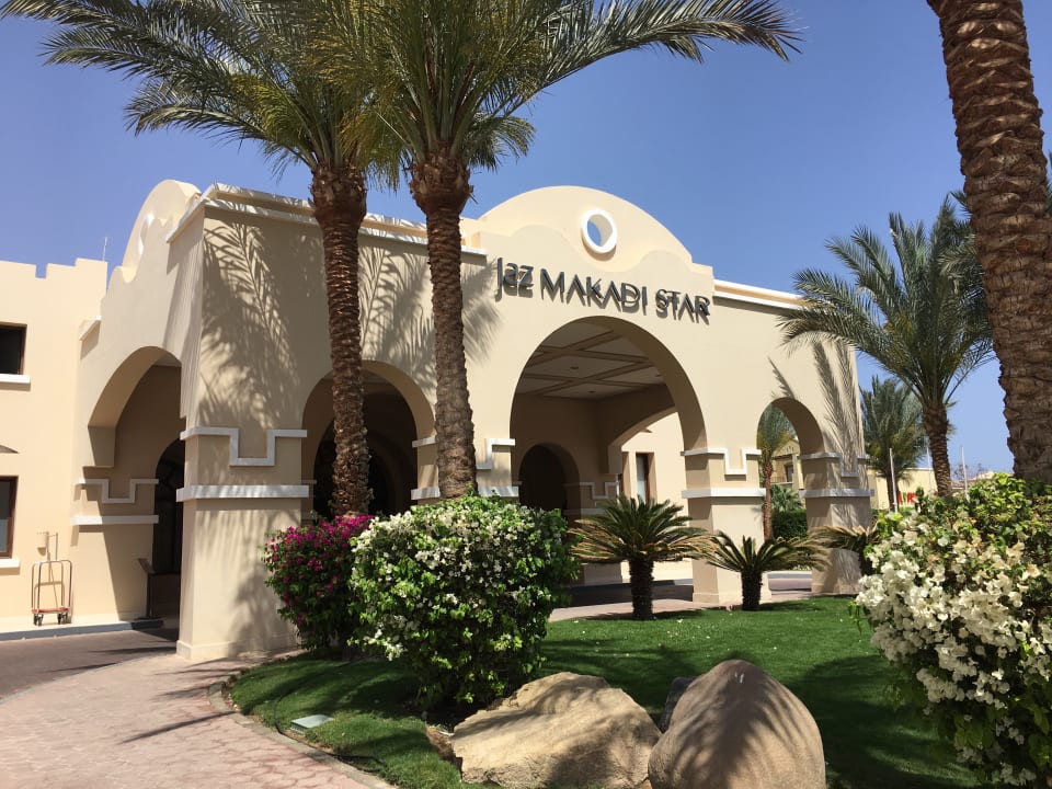 Hoteleingang Hotel JAZ Makadi Star & Spa