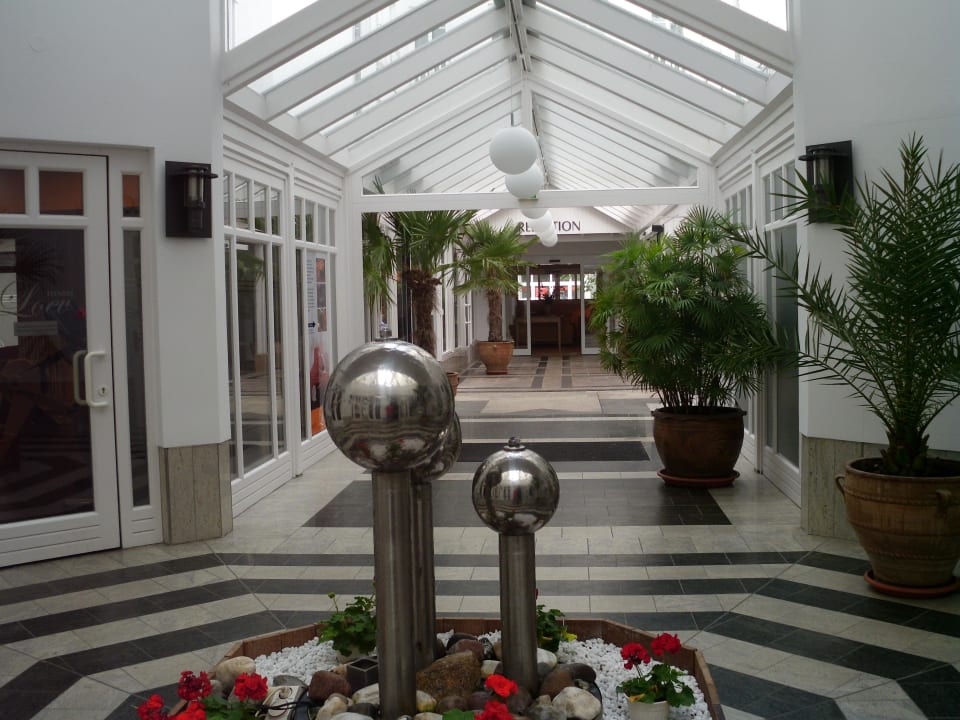 Innenhof LOEV Hotel Rügen