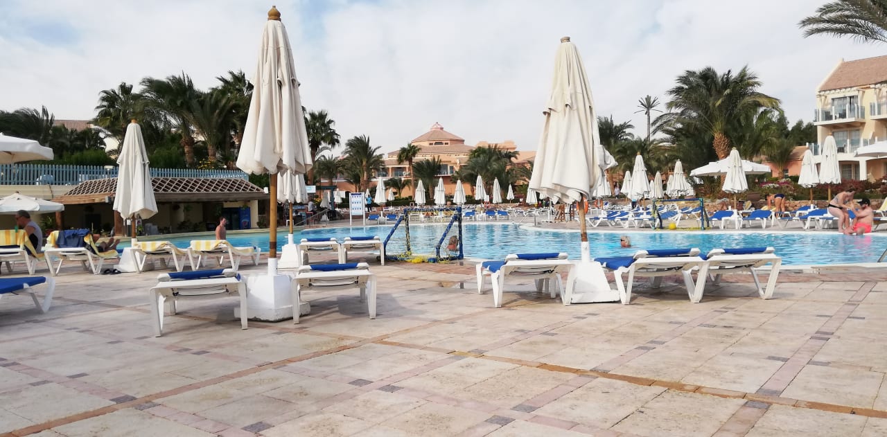 Pool Mövenpick Resort & Spa El Gouna