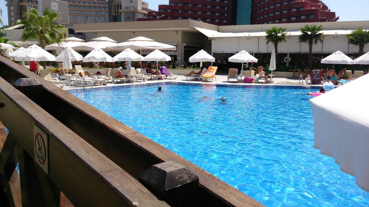 Poolanlage Grand Park Lara Hotel