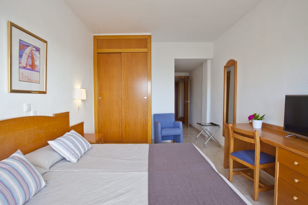 Zimmer Cabot Cala Ferrera