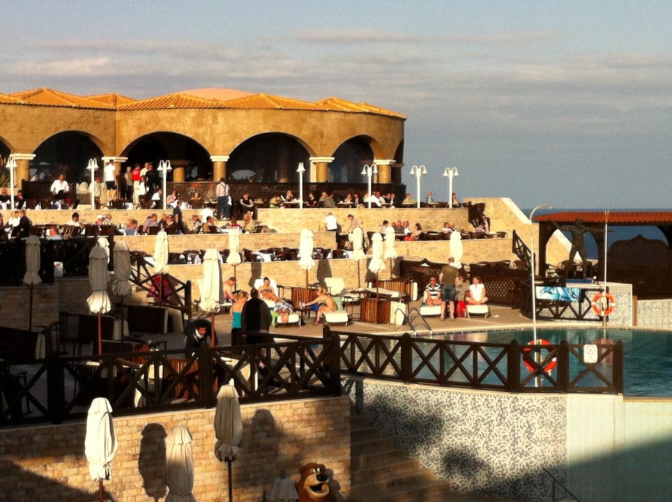 Restaurant mit Aussenterrassse Hotel Kalithea Horizon Royal