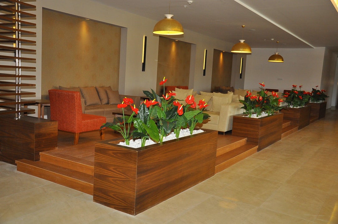 Lobby Terrace Elite Resort