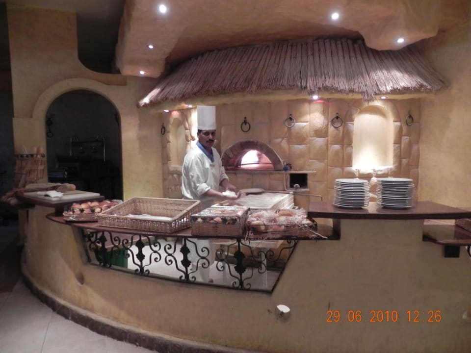 Der Brötchen-und Brotbäcker Pickalbatros Alf Leila Wa Leila Resort - Neverland Hurghada