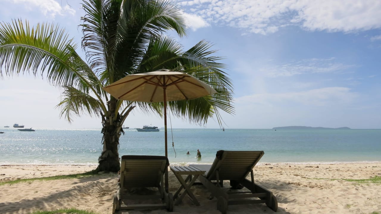 Strand Cape Panwa Hotel