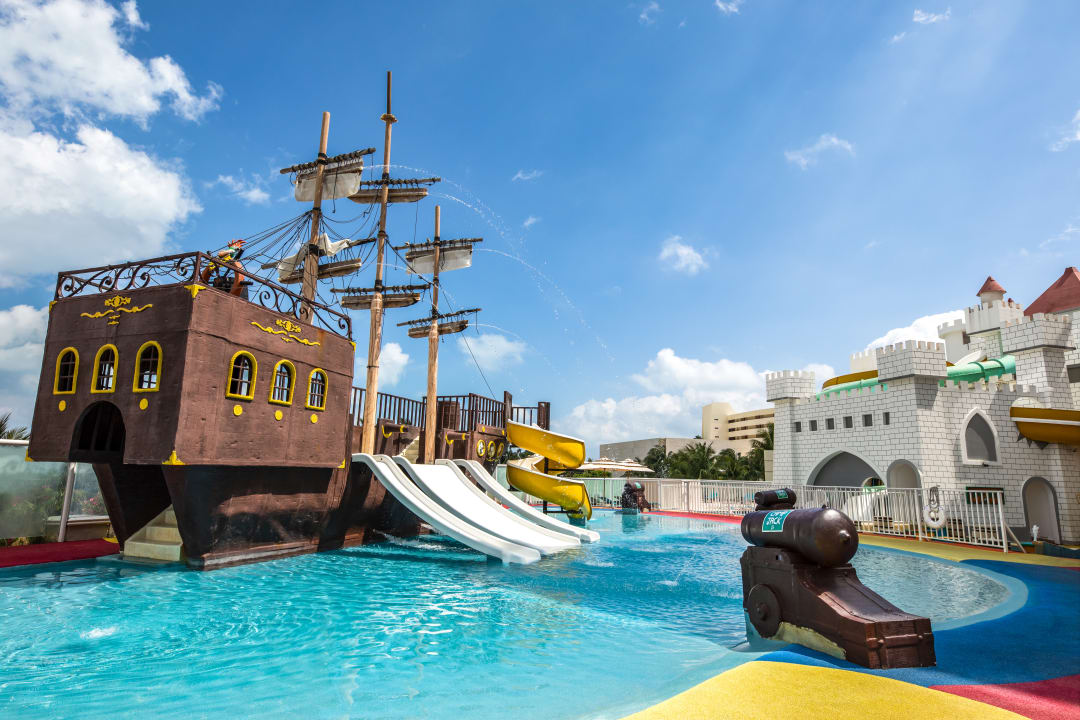 Pool Sunscape Cancun All-Inclusive Resort & Spa by Hyatt