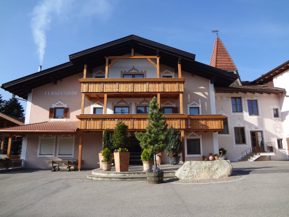 Fürstenhof von vorne Fürstenhof Pension