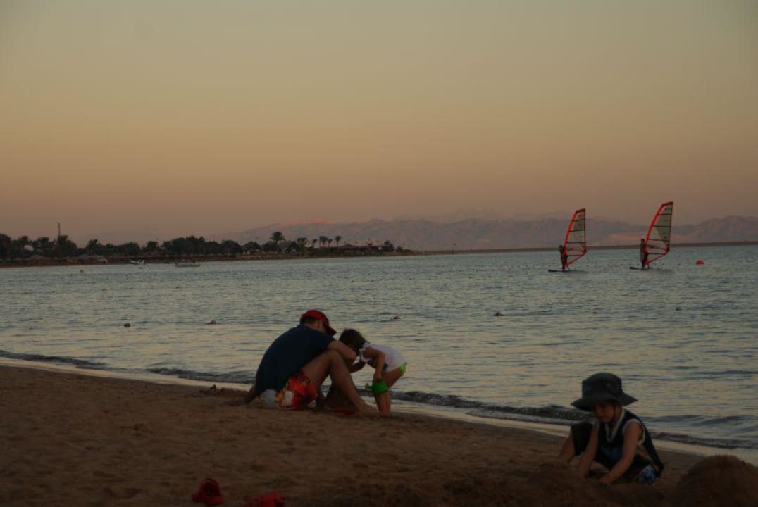 Sonnenuntergang am Strand JAZ Dahabeya