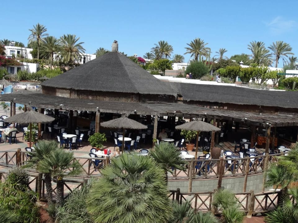 Widok na Snack Bar. Hotel HL Club Playa Blanca