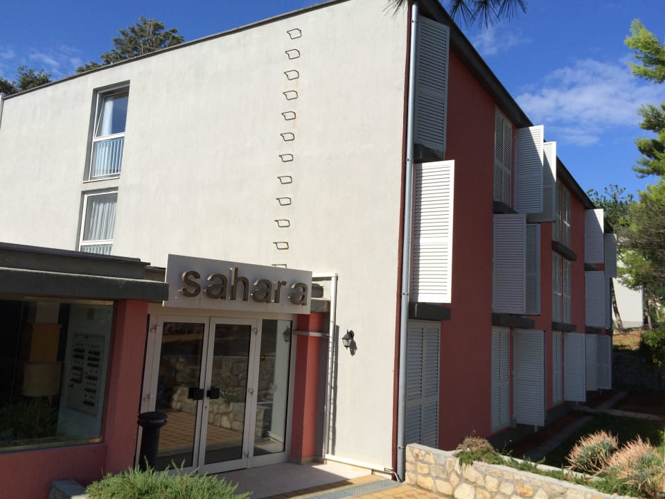 Eingang San Marino Resort - Sahara & Rab