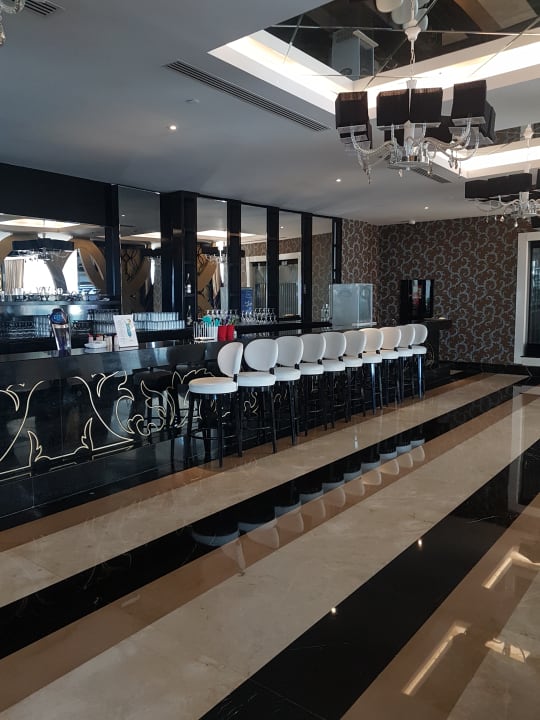 Lobby Azura Deluxe Resort & Spa Hotel