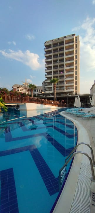 Pool Saturn Palace Resort Hotel