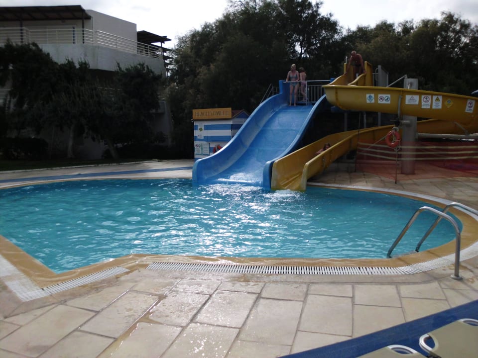 Kinderpool mit Rutschen Apollonia Beach Resort & Spa