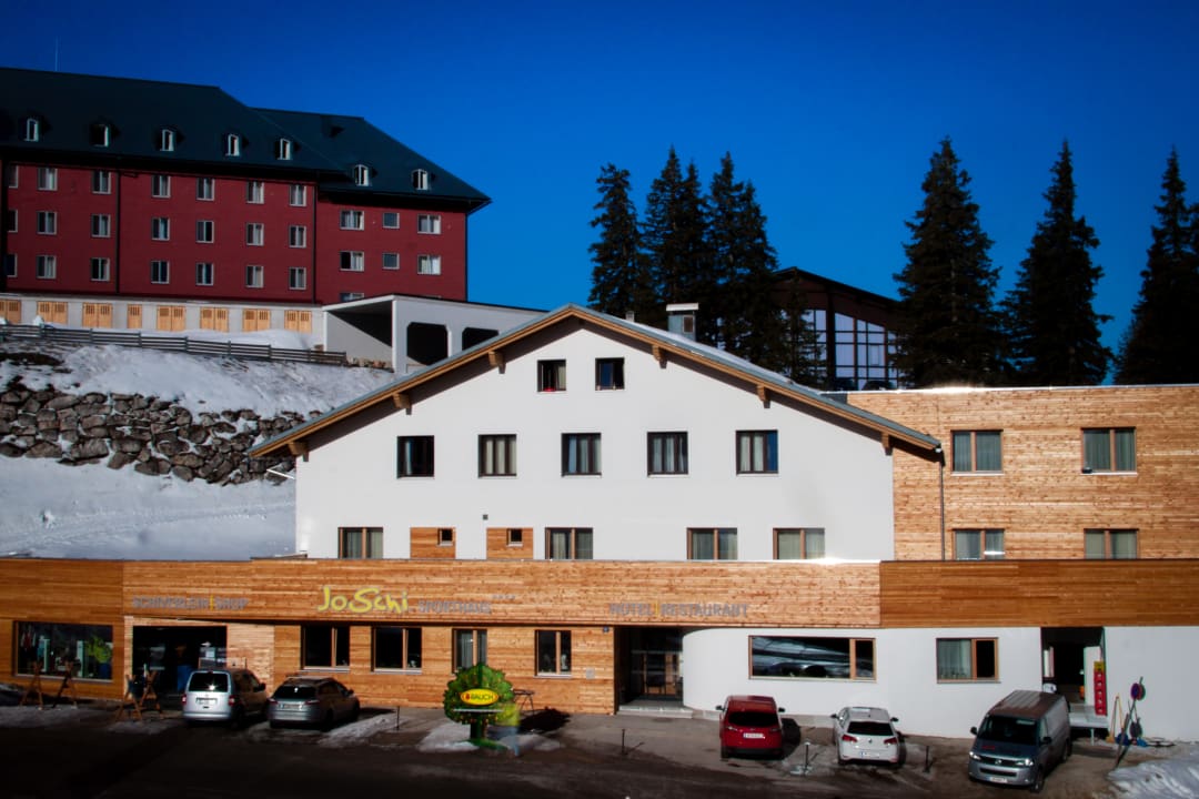 Außenansicht JoSchi Sporthaus Hochkar