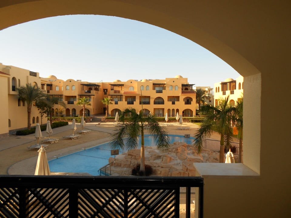 Vista dalla camera su zona relax Stella Beach Resort & Spa Makadi Bay